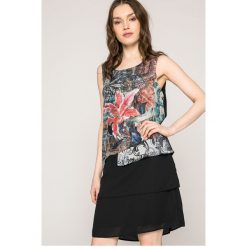 Desigual - Sukienka. Czarne sukienki mini damskie marki Desigual, na co dzień, l, z poliesteru, casualowe, z okrągłym kołnierzem, proste. W wyprzedaży za 229,90 zł.