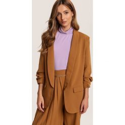 Camelowa Marynarka Carilaris. Brązowe marynarki damskie Renee, s, bez wzorów. Za 169,99 zł.