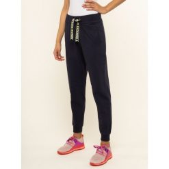 Spodnie dresowe Armani Exchange 3HYP88 YJ76Z 1593. Niebieskie spodnie damskie Armani Exchange, l, z bawełny. W wyprzedaży za 339,00 zł.