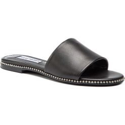 Klapki STEVE MADDEN - Satisfy SM11000492-03001-017 Black Leather. Czarne klapki damskie Steve Madden, bez wzorów, ze skóry ekologicznej, bez obcasa, na obcasie. W wyprzedaży za 209,00 zł.