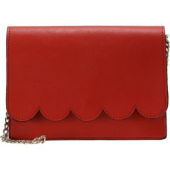 Torebki klasyczne damskie: Topshop SCALLOPED MINI X BODY Torba na ramię red
