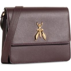 Torebka PATRIZIA PEPE - 2V9796/A4U8-M391 Violet Swan. Fioletowe listonoszki damskie Patrizia Pepe, bez wzorów, ze skóry, bez dodatków. Za 1249,00 zł.