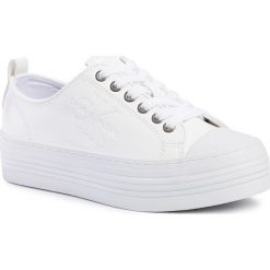 Trampki CALVIN KLEIN JEANS - Zolah RE9796 White. Białe półbuty damskie Calvin Klein Jeans, bez wzorów, z jeansu, bez zapięcia. W wyprzedaży za 299,00 zł.