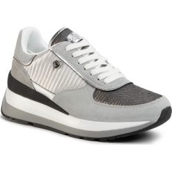 Sneakersy U.S. POLO ASSN. - Valery3 YLA4091W9/TS2 Srey/Sil. Szare półbuty damskie U.S. Polo Assn., z zamszu. W wyprzedaży za 309,00 zł.