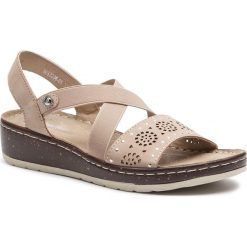 Sandały CLARA BARSON - WS2206-05 Beige. Brązowe klapki damskie Clara Barson, z aplikacjami, ze skóry ekologicznej, bez obcasa, na obcasie. Za 69,99 zł.