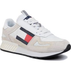 Sneakersy TOMMY JEANS - Lifestyle Tommy Jeans Wmn Runner EN0EN00656 Triple White 0K9. Białe półbuty damskie Tommy Jeans, z jeansu. Za 449,00 zł.