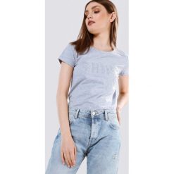 Szara T-shirt Rich. Szare bluzki damskie marki Born2be, s, z nadrukiem, z dzianiny, z okrągłym kołnierzem, bez rękawów. Za 39,99 zł.