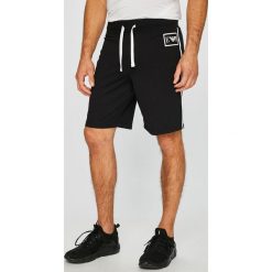 Emporio Armani - Szorty. Czarne spodenki i szorty męskie marki Emporio Armani, m, z bawełny, casualowe. W wyprzedaży za 229,90 zł.