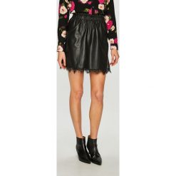 Vero Moda - Spódnica. Szare minispódniczki Vero Moda, l, z poliesteru, proste. Za 169,90 zł.