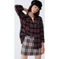 Minispódniczka w kratkę. Czarne spódniczki damskie marki Pull&Bear, w kratkę. Za 79,90 zł.