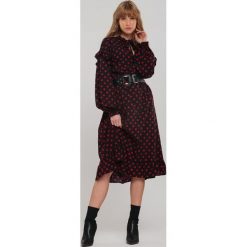 Czarna Sukienka Annesdale. Czarne sukienki damskie Renee, s, bez wzorów, bez kołnierzyka, bez rękawów, midi. W wyprzedaży za 134,99 zł.
