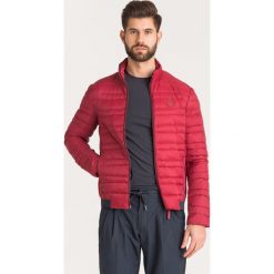 KURTKA PUCHOWA Armani Exchange. Czerwone płaszcze męskie m, z aplikacjami, z gumy. Za 719,00 zł.