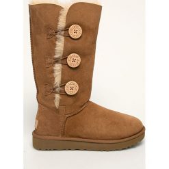 UGG - Śniegowce Bailey Button Triplet II. Czarne śniegowce damskie Ugg, z wełny, bez zapięcia. Za 1199,00 zł.