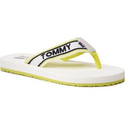 Japonki TOMMY JEANS - Stripe Tommy Jeans Beach Sandal EM0EM00218 Limeade 309. Żółte klapki męskie Tommy Jeans, bez wzorów, z jeansu. Za 159,00 zł.