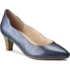 Półbuty CAPRICE - 9-22400-28 Ocean Metallic 820. Niebieskie półbuty damskie skórzane marki Caprice, eleganckie, na obcasie. W wyprzedaży za 199,00 zł.