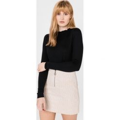 Vero Moda Silky Sweter Czarny. Czarne bluzy damskie Vero Moda, s, bez wzorów, z jedwabiu, bez rękawów, bez kaptura. Za 131,95 zł.