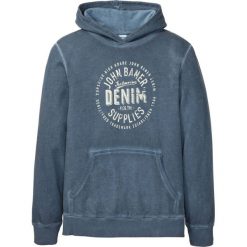 Bluza z kapturem Regular Fit bonprix ciemnoniebieski. Niebieskie bluzy męskie bonprix, s, z nadrukiem, z kapturem, bez rękawów, z kapturem. Za 99,99 zł.