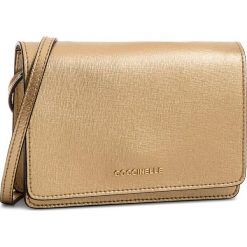 Torebka COCCINELLE - CV3 Mini Bag E5 CV3 55 D6 05 Platino N49. Żółte listonoszki damskie Coccinelle, bez wzorów, ze skóry, bez dodatków. W wyprzedaży za 489,00 zł.
