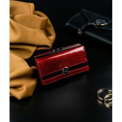 Ekskluzywny skórzany portfel damski czerwony Cavaldi - Czerwony. Czerwone portfele damskie 4U Cavaldi, bez wzorów, ze skóry. Za 69,99 zł.