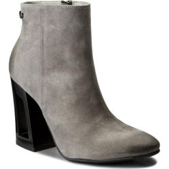 Botki CARINII - B4117 J51-000-PSK-C62. Szare botki damskie skórzane Carinii. W wyprzedaży za 239,00 zł.