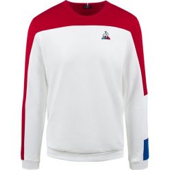 LE COQ SPORTIF TRICOLORE CREW SWEAT > 2020518. Białe bluzy męskie le coq sportif, xl, bez wzorów, z bawełny, klasyczne, z okrągłym kołnierzem, bez rękawów, bez kaptura. Za 249,99 zł.