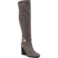 Kozaki SOLO FEMME - 48013-15-K24/000-51-00 Szary. Szare kozaki damskie Solo Femme, ze skóry, bez obcasa, bez zapięcia. Za 549,00 zł.
