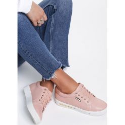 Różowe Sneakersy Trip On Me. Różowe sneakersy damskie Renee. Za 59,99 zł.