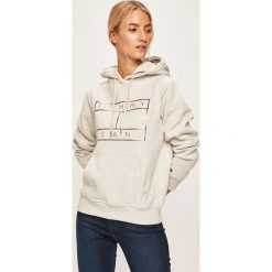 Tommy Jeans - Bluza. Czarne bluzy damskie Tommy Jeans, s, z nadrukiem, z bawełny, bez rękawów, z kapturem. W wyprzedaży za 319,90 zł.