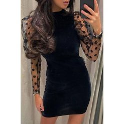 Sukienka GALATEA. Czarne sukienki damskie IVET, bez wzorów, eleganckie, bez kołnierzyka, z krótkim rękawem, krótkie, mini. W wyprzedaży za 99,00 zł.