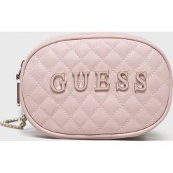 Guess Jeans - Torebka. Różowe nerki damskie Guess Jeans, w paski, z bawełny, na ramię, małe, bez dodatków. W wyprzedaży za 239,90 zł.