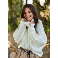 SWETER ROSALIND ECRU. Swetry damskie Fanaberia.com, bez wzorów, z jeansu, bez rękawów, bez kaptura. Za 139,00 zł.