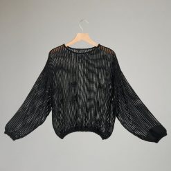 Bluzka z ażurowej dzianiny - Czarny. Czarne bluzki damskie Reserved, xl, bez wzorów, z dzianiny, bez kołnierzyka, bez rękawów. W wyprzedaży za 29,99 zł.