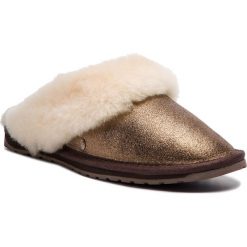 Kapcie EMU AUSTRALIA - Jolie Metallic W11485 Bronze. Pomarańczowe klapki damskie EMU Australia, bez wzorów, ze skóry, bez obcasa. W wyprzedaży za 239,00 zł.