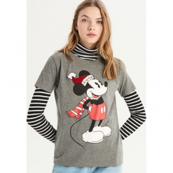 T-shirt z aplikacją Mickey Mouse - Szary. Szare t-shirty damskie marki Sinsay, l, z aplikacjami. Za 39,99 zł.