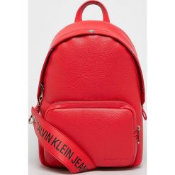 Calvin Klein Jeans - Plecak. Czerwone plecaki damskie Calvin Klein Jeans, bez wzorów, z jeansu. W wyprzedaży za 399,90 zł.