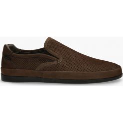 Trampki brązowe Mateo. Pomarańczowe trampki męskie Badura, bez wzorów, bez zapięcia. Za 279,99 zł.
