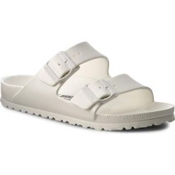 Klapki BIRKENSTOCK - Arizona 0129443 White. Białe klapki damskie Birkenstock, bez wzorów, z tworzywa sztucznego, bez obcasa. Za 179,00 zł.