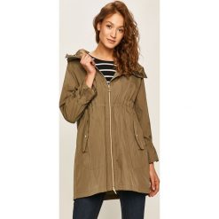 Geox - Parka. Żółte kurtki damskie Geox, bez wzorów, z poliesteru, długie, z kapturem. W wyprzedaży za 799,90 zł.