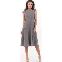 Elegancka Sukienka w Kratę z Szerokim Dołem. Brązowe sukienki damskie marki Molly.pl, s, bez wzorów, z tkaniny, eleganckie, z klasycznym kołnierzykiem, z krótkim rękawem, krótkie, midi. Za 139,90 zł.