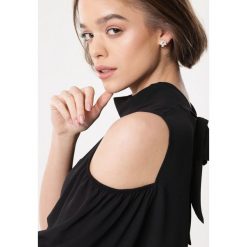 Złota Kolczyki Ravishing. Żółte kolczyki damskie marki Born2be, złote. Za 19,99 zł.
