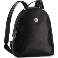 Plecak TOMMY HILFIGER - Th Core Mini Backpack AW0AW06818 002. Czarne plecaki damskie TOMMY HILFIGER, bez wzorów, ze skóry ekologicznej. Za 699,00 zł.
