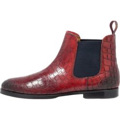 Melvin & Hamilton SUSAN Ankle boot ruby. Czerwone botki damskie marki Melvin & Hamilton, ze skóry, bez obcasa, bez zapięcia. Za 759,00 zł.