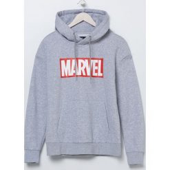 Bluza Marvel - Jasny szary. Szare bluzy męskie Sinsay, xl, z motywem z bajki, bez kołnierzyka, bez rękawów, bez kaptura. Za 59,99 zł.