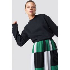 NA-KD Basic Bluza basic - Black. Czarne bluzy damskie marki NA-KD Basic, bez wzorów, prążkowane, bez rękawów, bez kaptura. Za 100,95 zł.