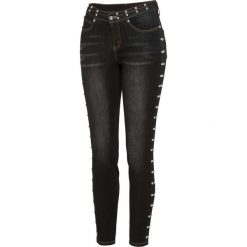 Dżinsy Skinny Fit z ćwiekami bonprix czarny denim. Czarne jeansy damskie bonprix. Za 139,99 zł.