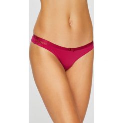Triumph - Stringi Sexy Angel Spotlight. Fioletowe stringi damskie marki Triumph, s, z elastanu. W wyprzedaży za 49,90 zł.