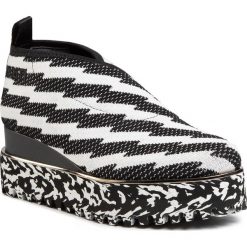 Półbuty UNITED NUDE - Fold Casual II 10417632129 Dessin. Czarne półbuty damskie United Nude, na co dzień, bez wzorów, ze skóry, casualowe, bez obcasa, na koturnie, bez zapięcia. W wyprzedaży za 619,00 zł.