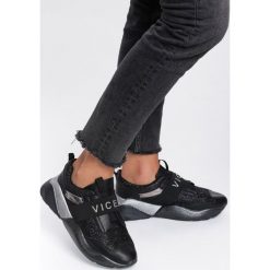 Czarne Sneakersy Unabashed. Czarne sneakersy damskie Renee, z materiału. Za 99,99 zł.