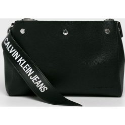 Calvin Klein Jeans - Torebka. Czarne torebki klasyczne damskie marki Calvin Klein Jeans, w paski, z jeansu, na ramię, średnie. Za 599,90 zł.