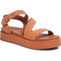 Sandały INUOVO - 112041 Coconut. Pomarańczowe klapki damskie Inuovo, bez wzorów, ze skóry, bez obcasa. W wyprzedaży za 239,00 zł.